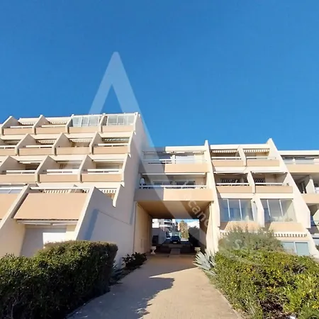 Апартаменты Confortable T2 En Front De Mer, Parking, Wi-fi *